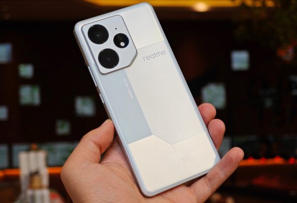 短线配资网 极具性价比的一款千元机, 天玑9300+7000mAh+IP69, 实在太香了